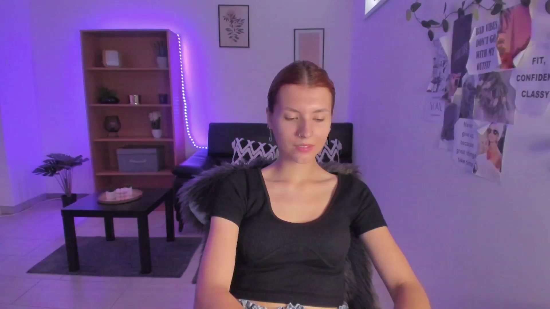 Gallery image thumbnail from SaraJaay18's myfreecams stream on, 08/23/2023, 08:52 image 12 of 20