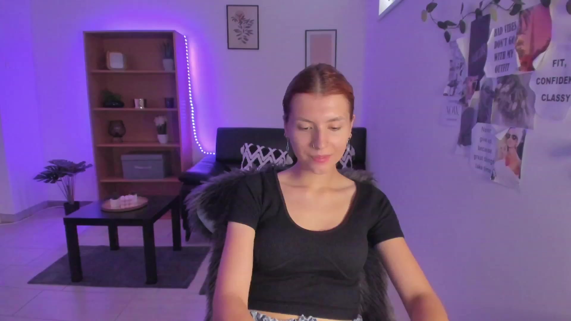Gallery image thumbnail from SaraJaay18's myfreecams stream on, 08/23/2023, 08:52 image 10 of 20