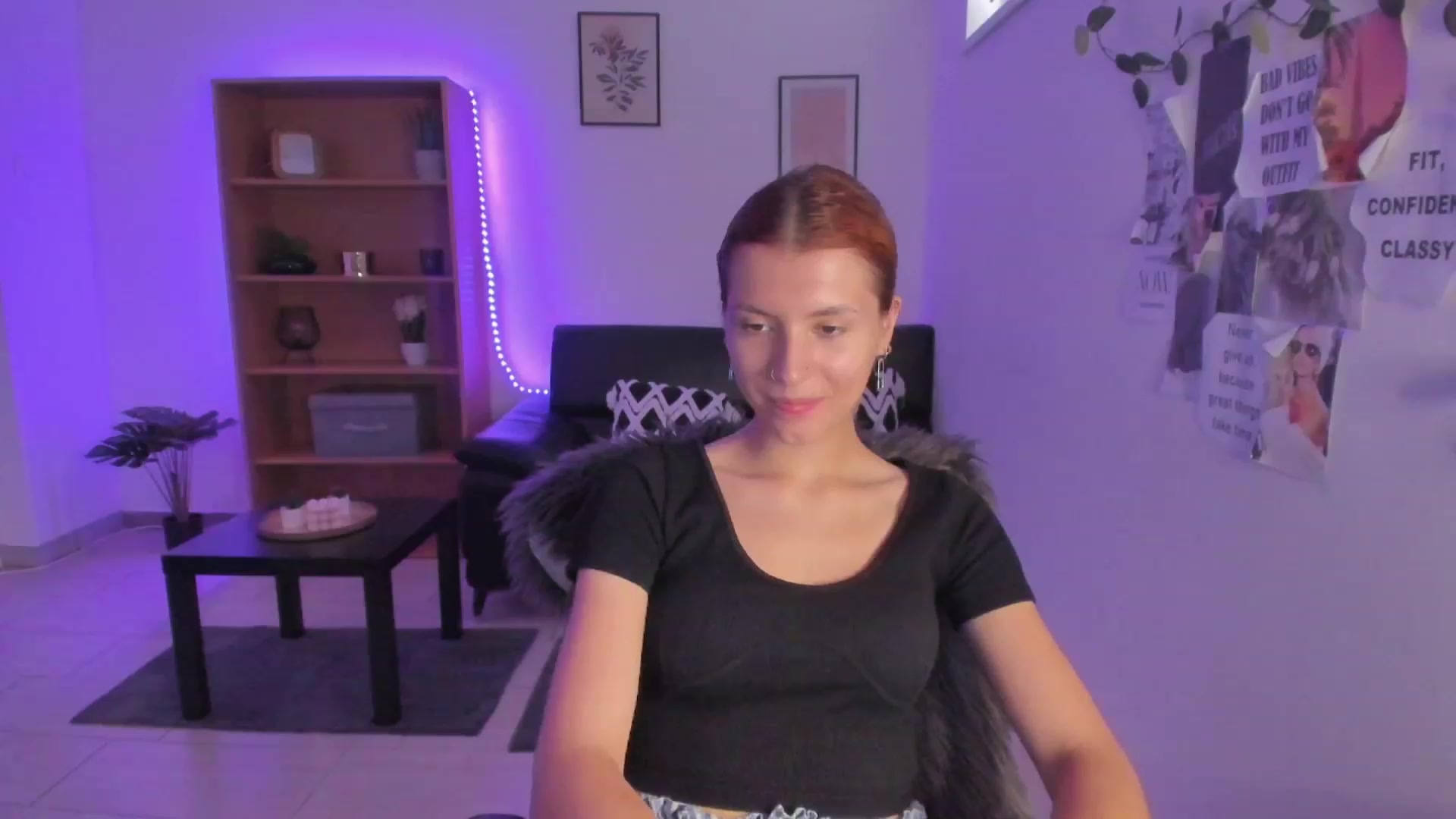 Gallery image thumbnail from SaraJaay18's myfreecams stream on, 08/23/2023, 08:52 image 18 of 20