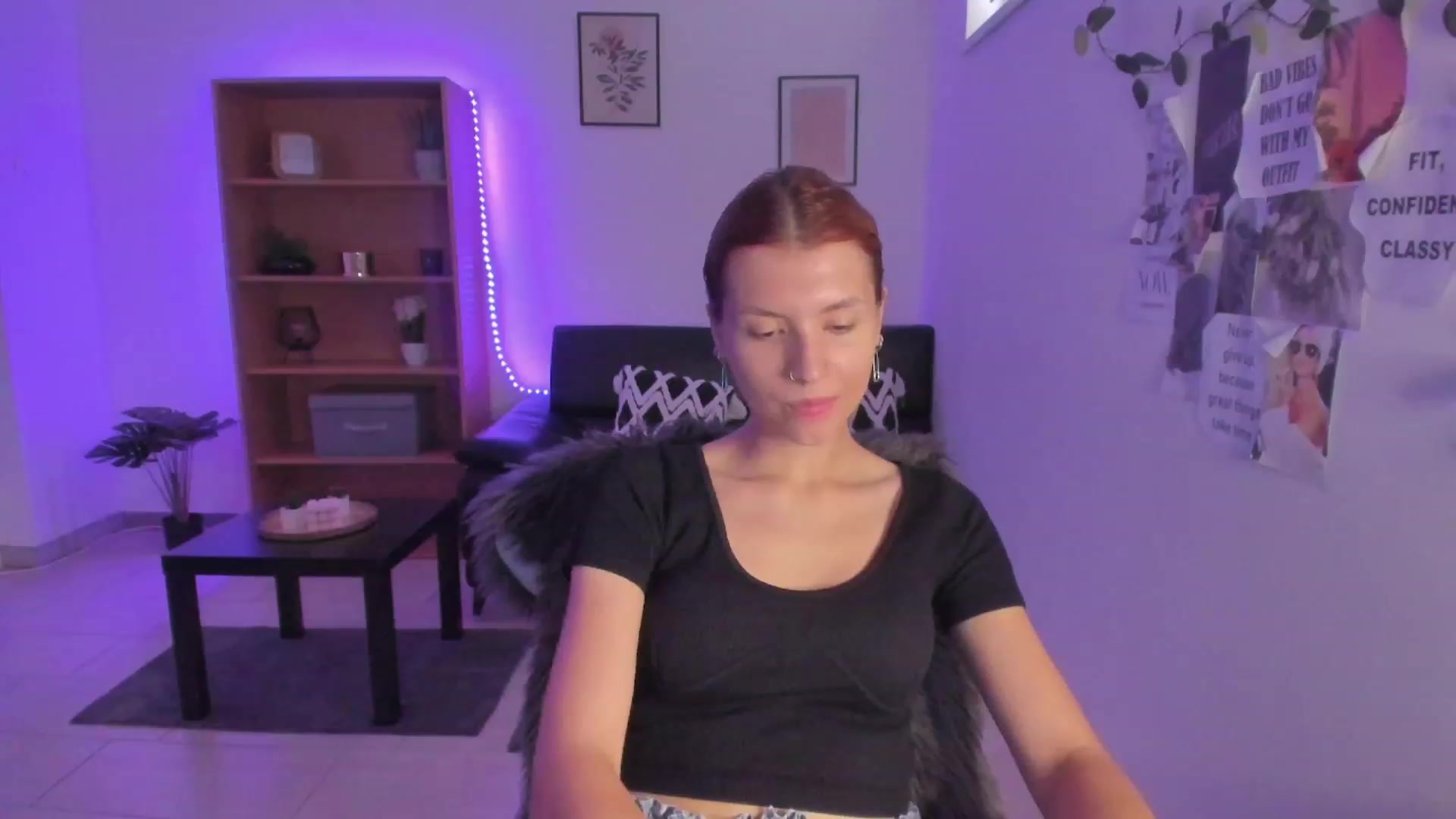 Gallery image thumbnail from SaraJaay18's myfreecams stream on, 08/23/2023, 08:52 image 14 of 20