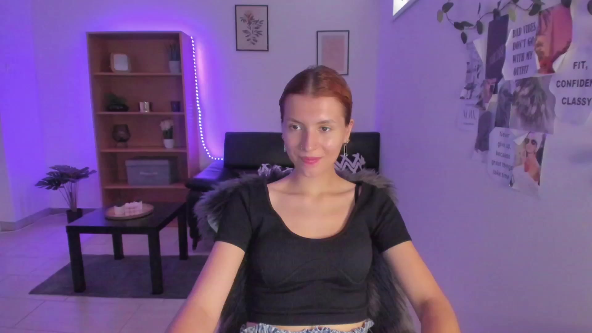 Gallery image thumbnail from SaraJaay18's myfreecams stream on, 08/23/2023, 11:42 image 6 of 20