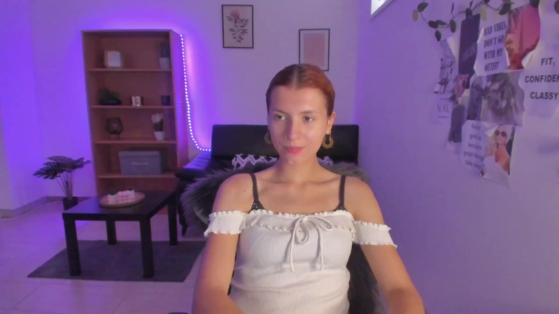Gallery image thumbnail from SaraJaay18's myfreecams stream on, 08/24/2023, 09:26 image 13 of 20
