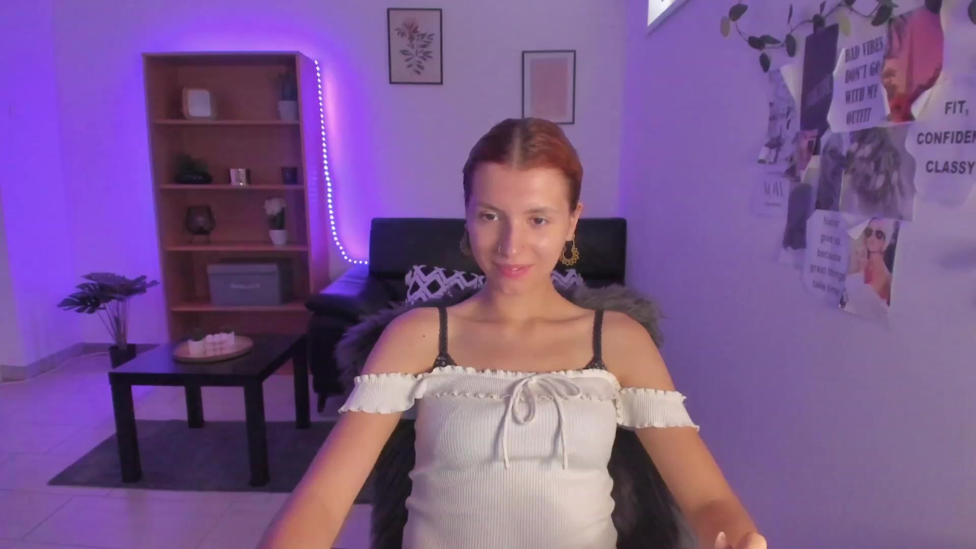 Gallery image thumbnail from SaraJaay18's myfreecams stream on, 08/24/2023, 09:26 image 9 of 20