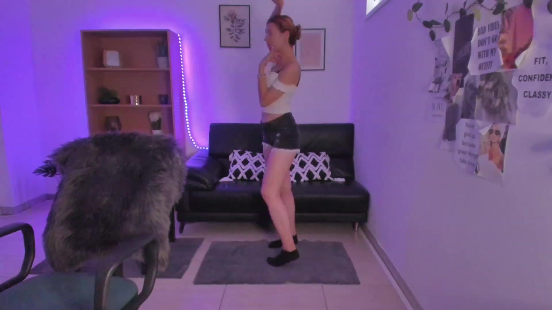 Gallery image thumbnail from SaraJaay18's myfreecams stream on, 08/24/2023, 09:26 image 7 of 20