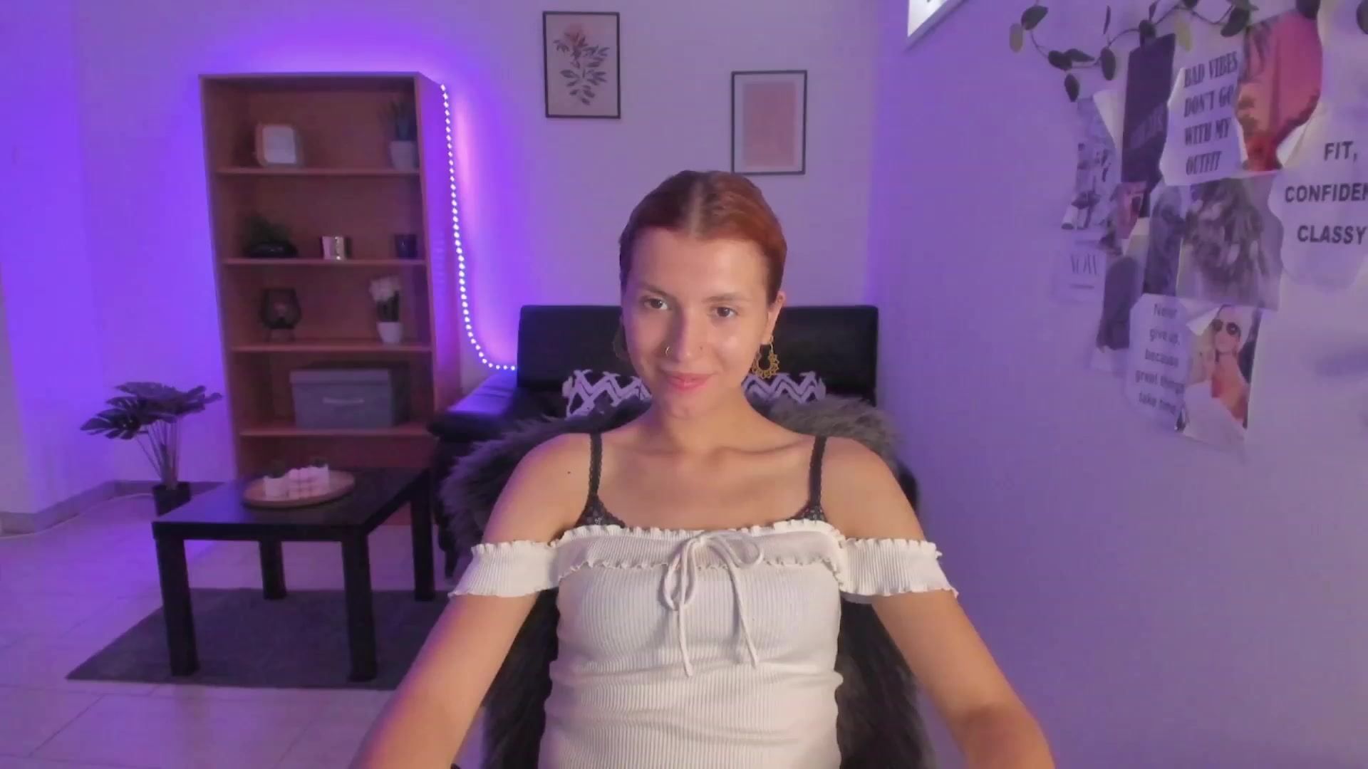 Gallery image thumbnail from SaraJaay18's myfreecams stream on, 08/24/2023, 09:26 image 5 of 20