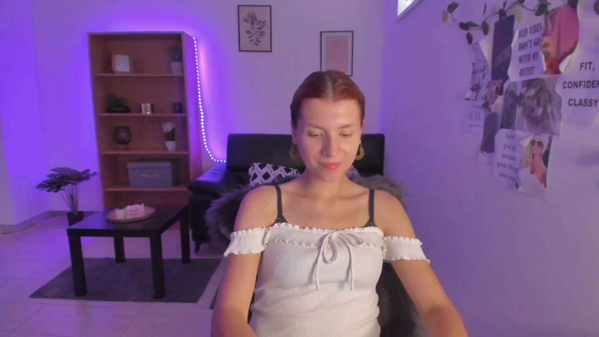 Gallery image thumbnail from SaraJaay18's myfreecams stream on, 08/24/2023, 09:26 image 8 of 20