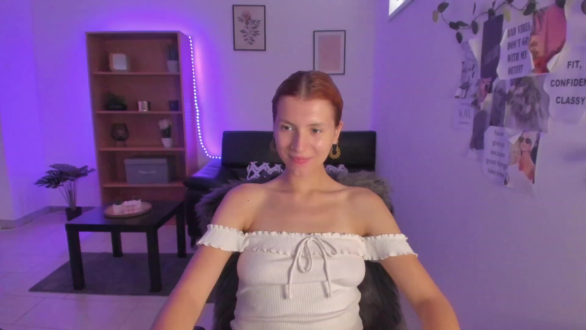 Gallery image thumbnail from SaraJaay18's myfreecams stream on, 08/24/2023, 09:26 image 19 of 20