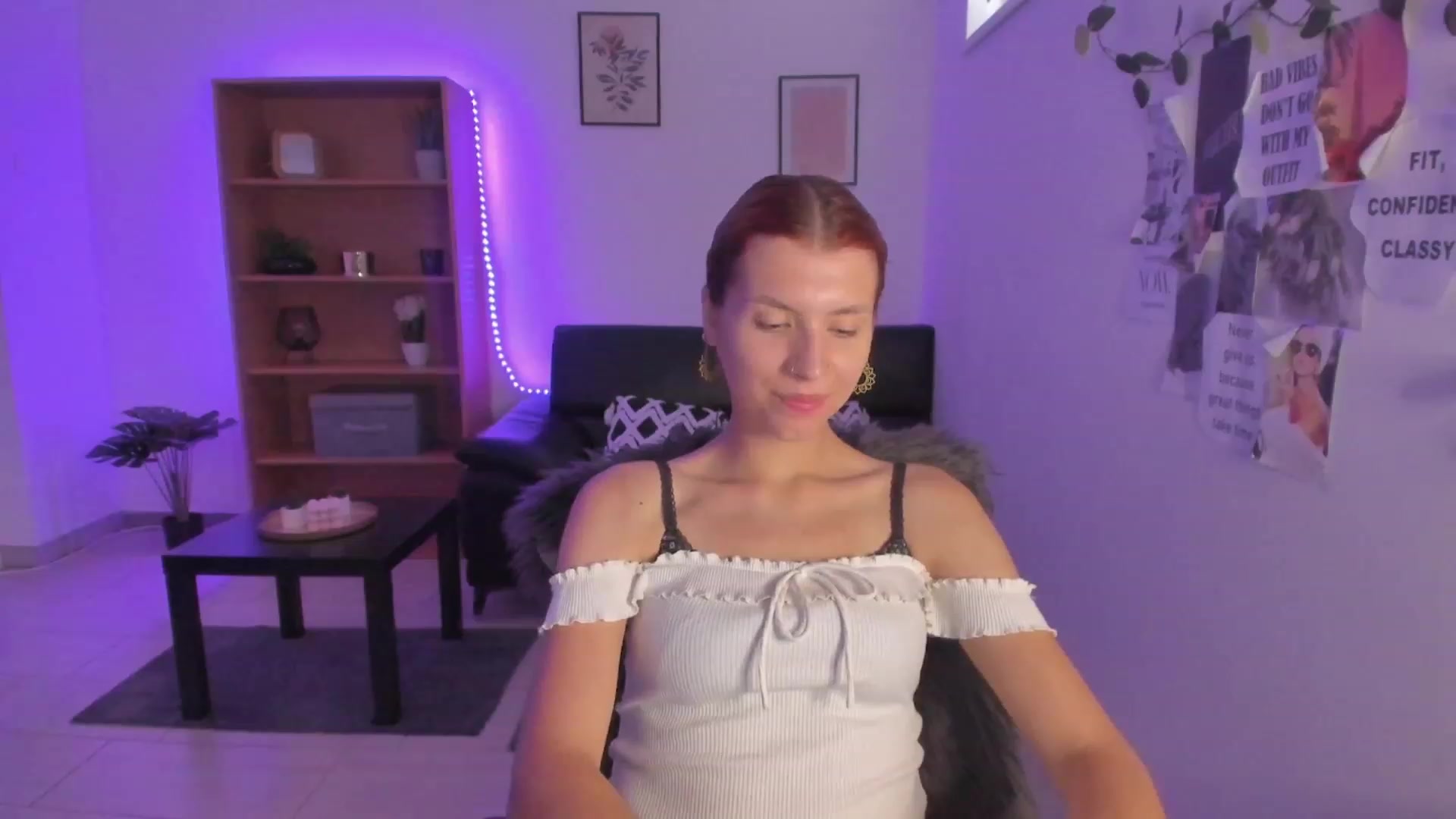 Gallery image thumbnail from SaraJaay18's myfreecams stream on, 08/24/2023, 09:26 image 10 of 20