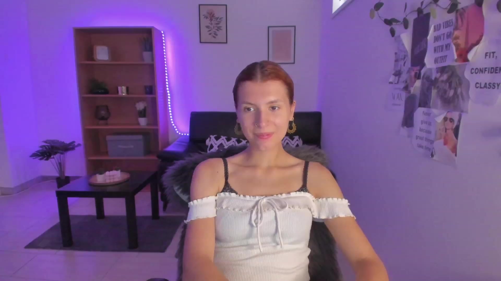 Gallery image thumbnail from SaraJaay18's myfreecams stream on, 08/24/2023, 09:26 image 4 of 20