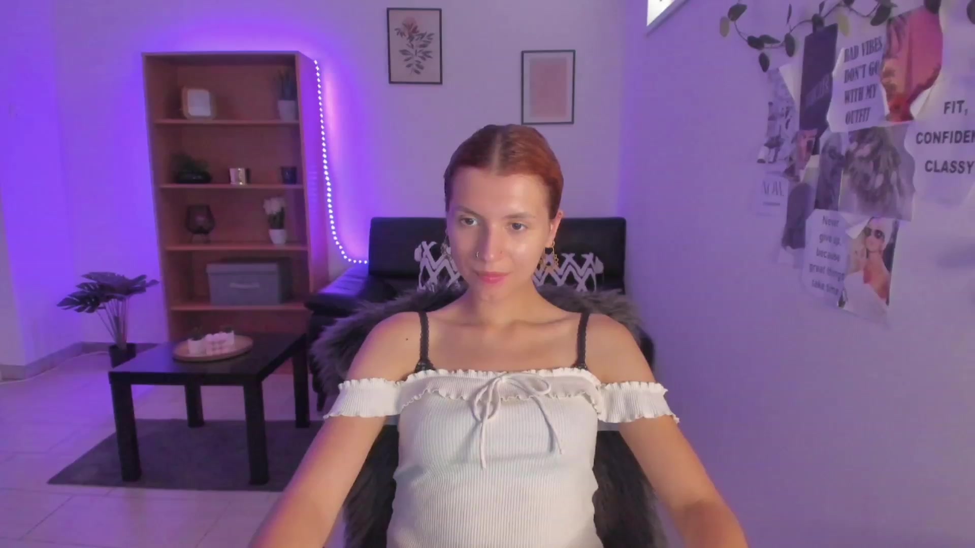 Gallery image thumbnail from SaraJaay18's myfreecams stream on, 08/24/2023, 11:30 image 2 of 20