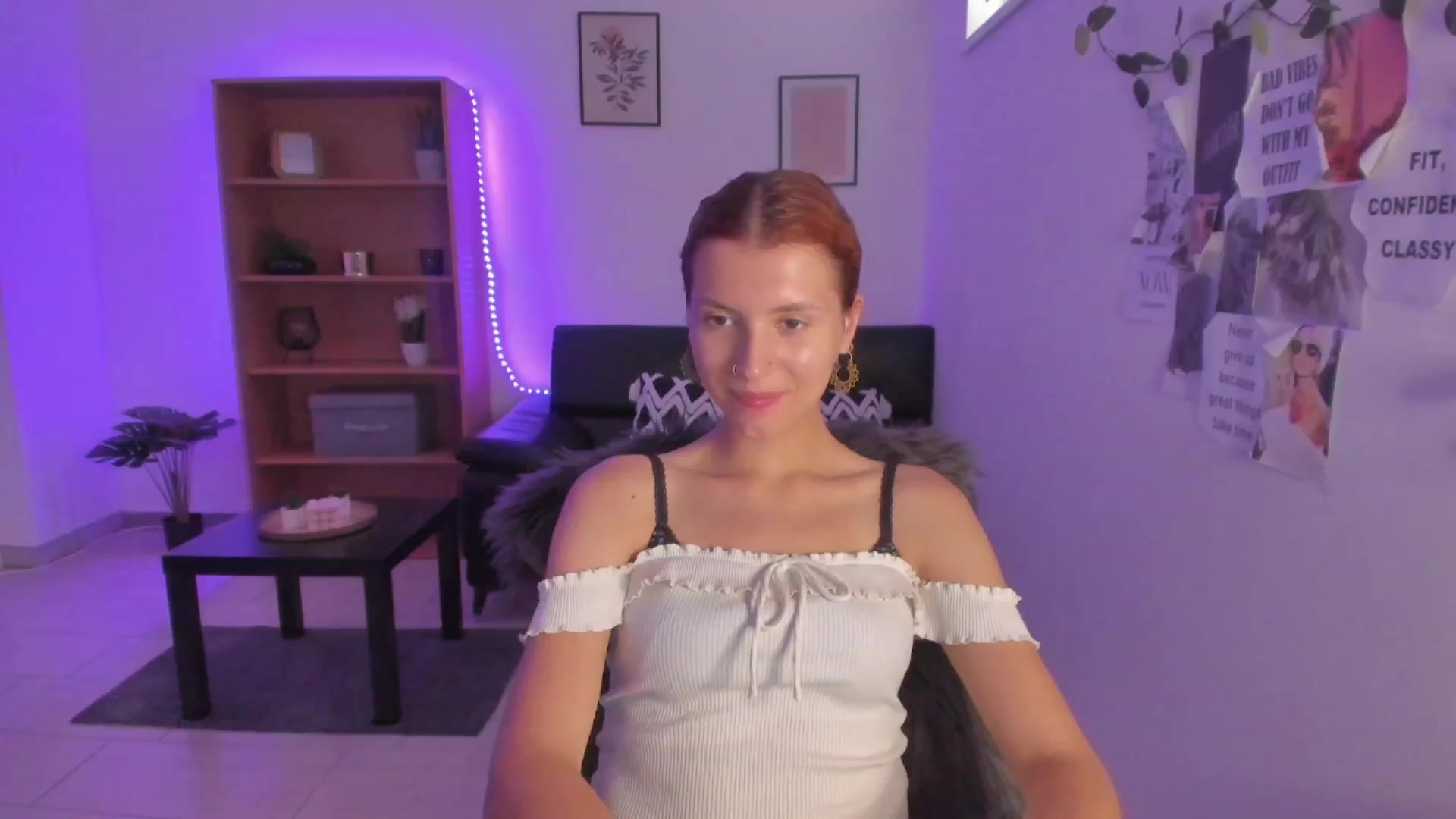 Gallery image thumbnail from SaraJaay18's myfreecams stream on, 08/24/2023, 11:30 image 7 of 20