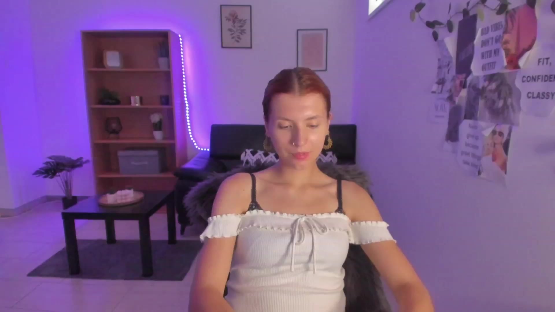 Gallery image thumbnail from SaraJaay18's myfreecams stream on, 08/24/2023, 11:30 image 19 of 20