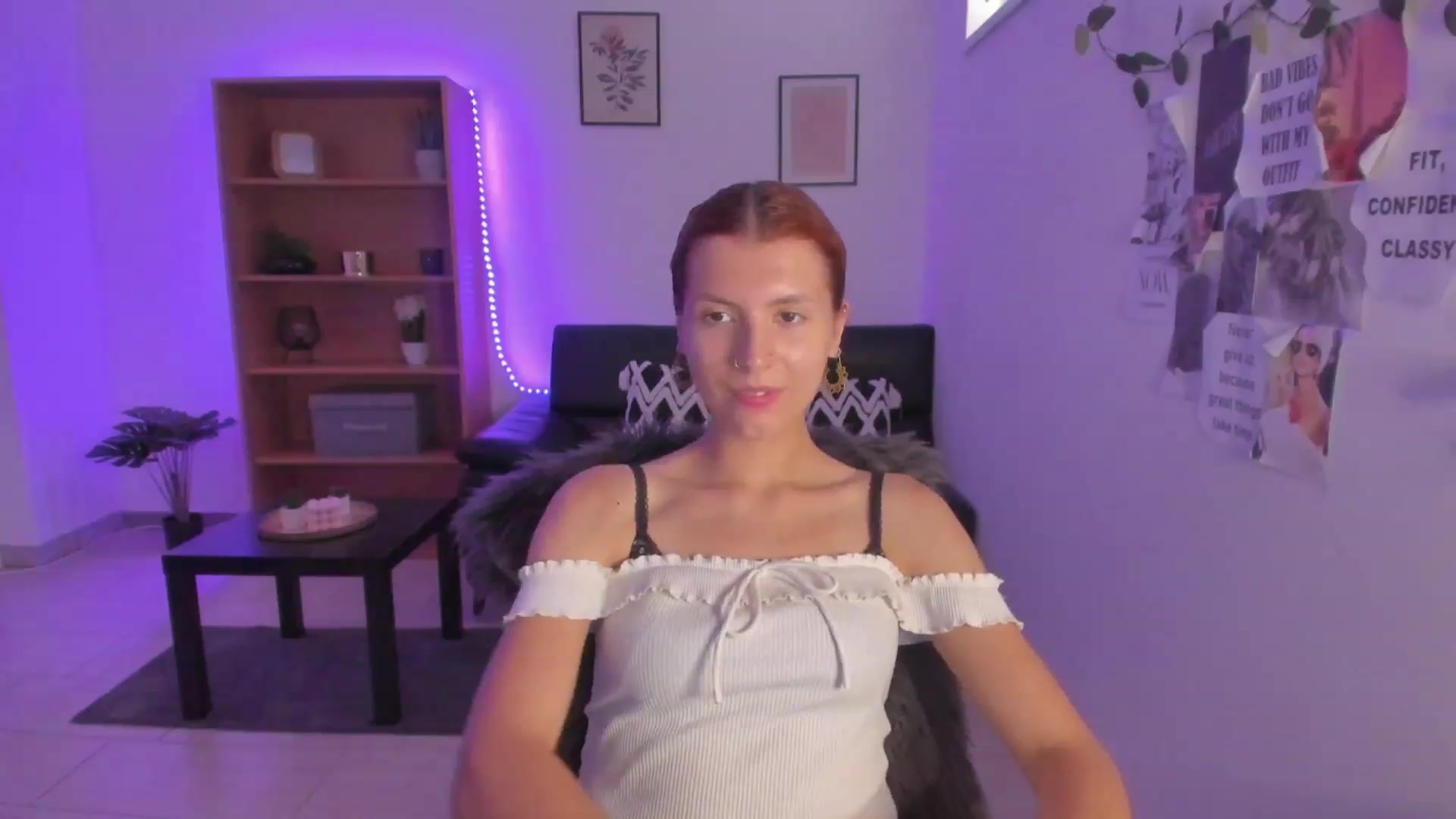 Gallery image thumbnail from SaraJaay18's myfreecams stream on, 08/24/2023, 11:30 image 4 of 20