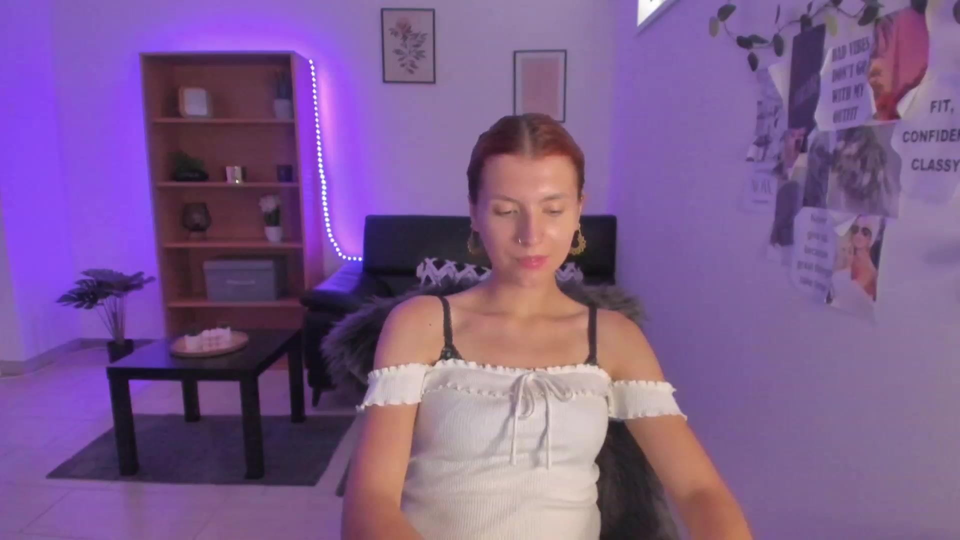 Gallery image thumbnail from SaraJaay18's myfreecams stream on, 08/24/2023, 11:30 image 14 of 20