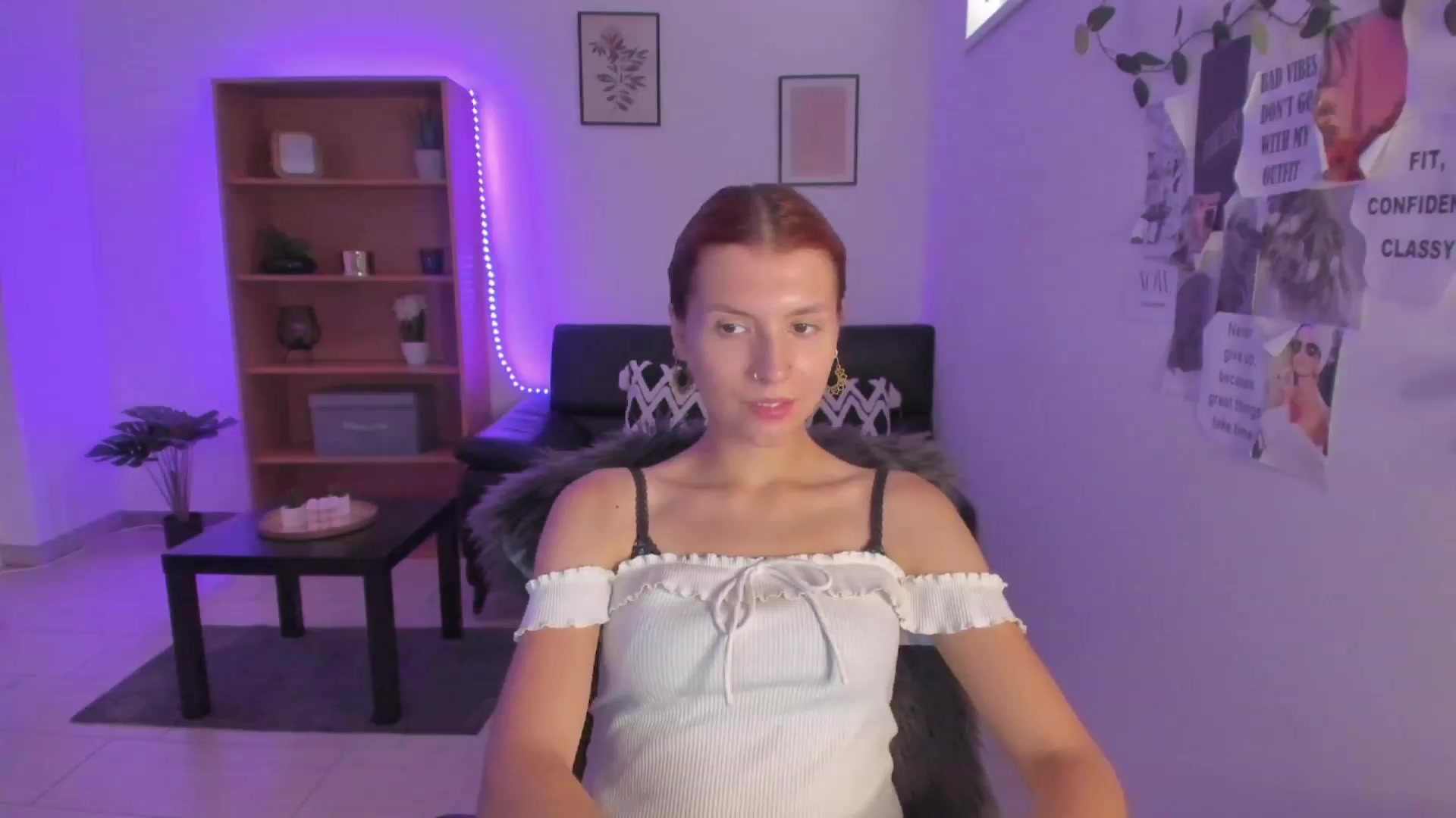 Gallery image thumbnail from SaraJaay18's myfreecams stream on, 08/24/2023, 11:30 image 1 of 20
