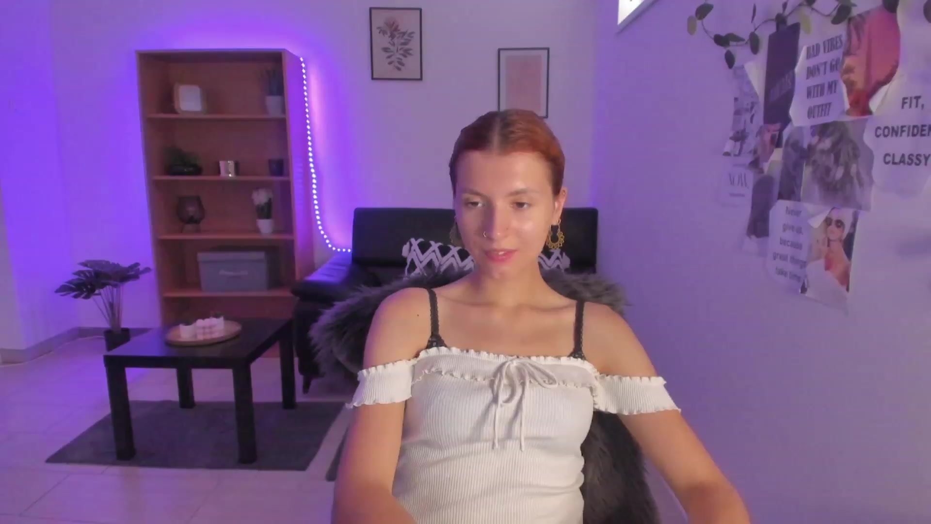 Gallery image thumbnail from SaraJaay18's myfreecams stream on, 08/24/2023, 11:30 image 8 of 20
