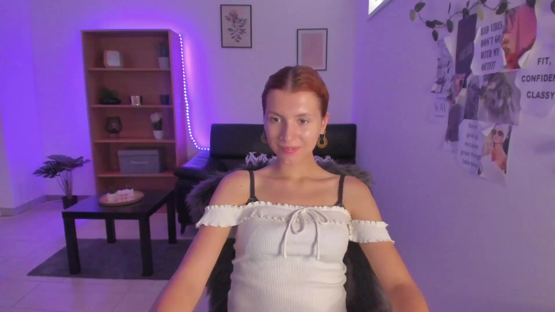 Gallery image thumbnail from SaraJaay18's myfreecams stream on, 08/24/2023, 12:02 image 14 of 20