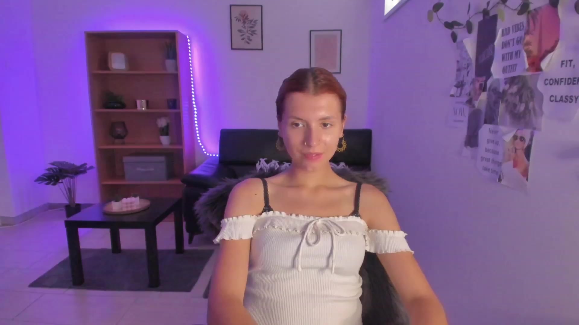 Gallery image thumbnail from SaraJaay18's myfreecams stream on, 08/24/2023, 12:02 image 11 of 20