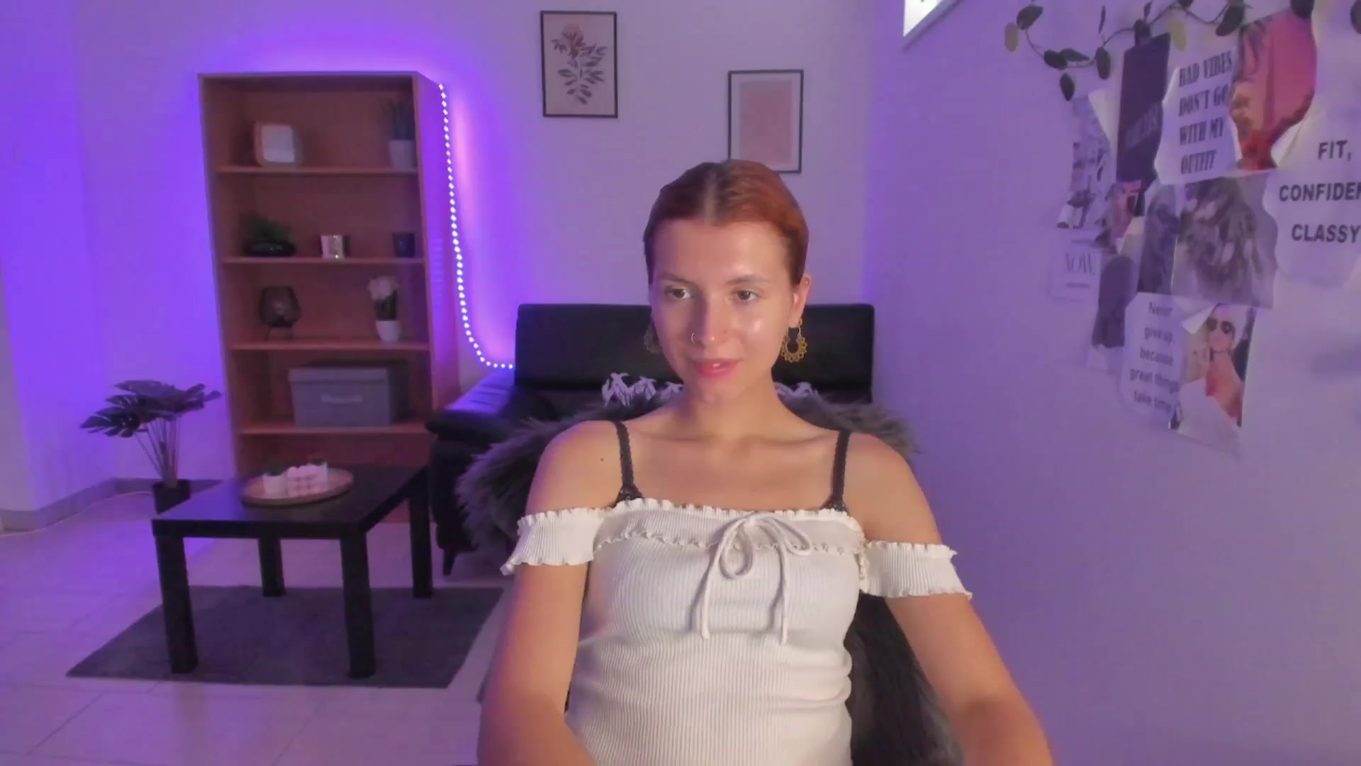 Gallery image thumbnail from SaraJaay18's myfreecams stream on, 08/24/2023, 12:02 image 13 of 20