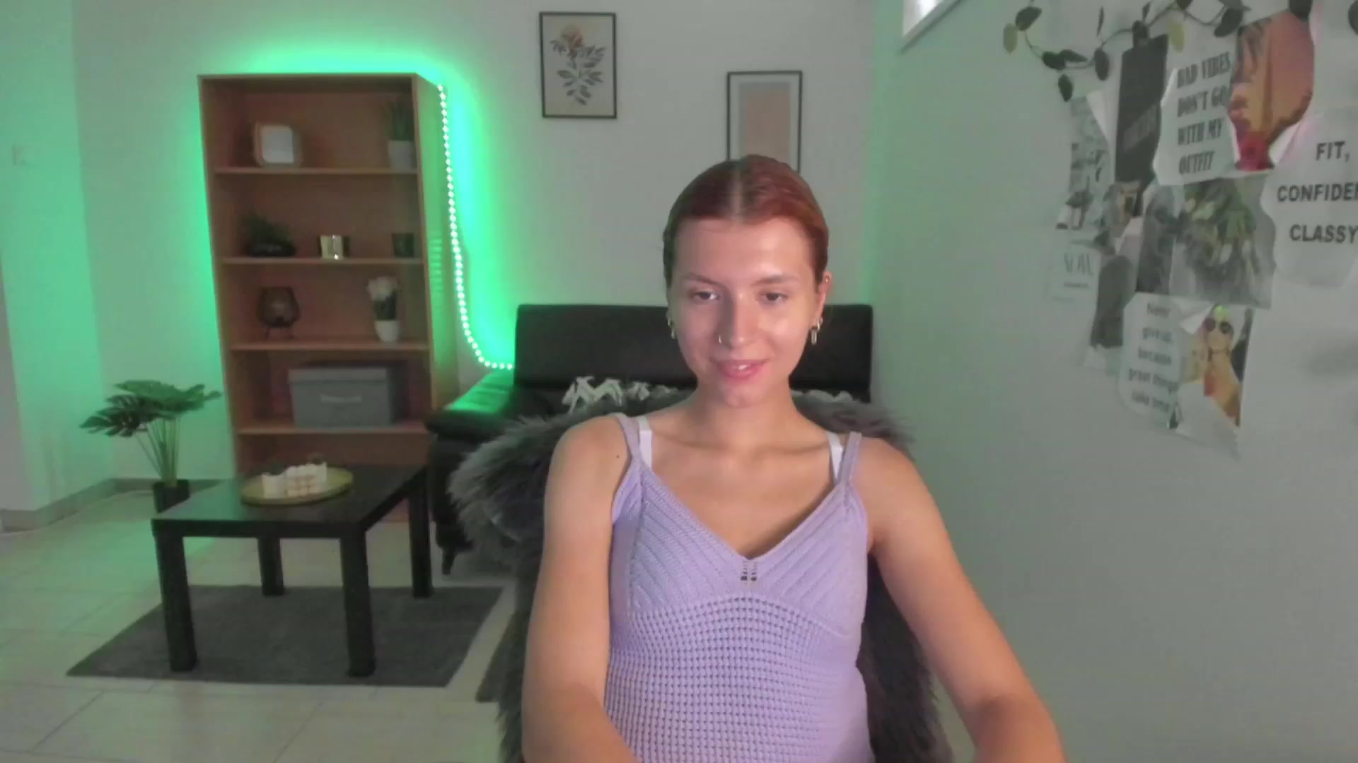 Gallery image thumbnail from SaraJaay18's myfreecams stream on, 08/25/2023, 10:25 image 17 of 20
