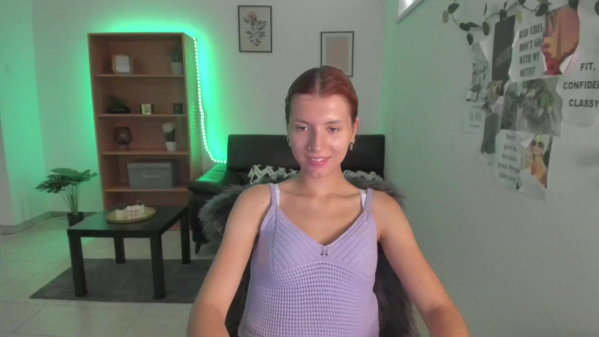 Gallery image thumbnail from SaraJaay18's myfreecams stream on, 08/25/2023, 10:25 image 14 of 20