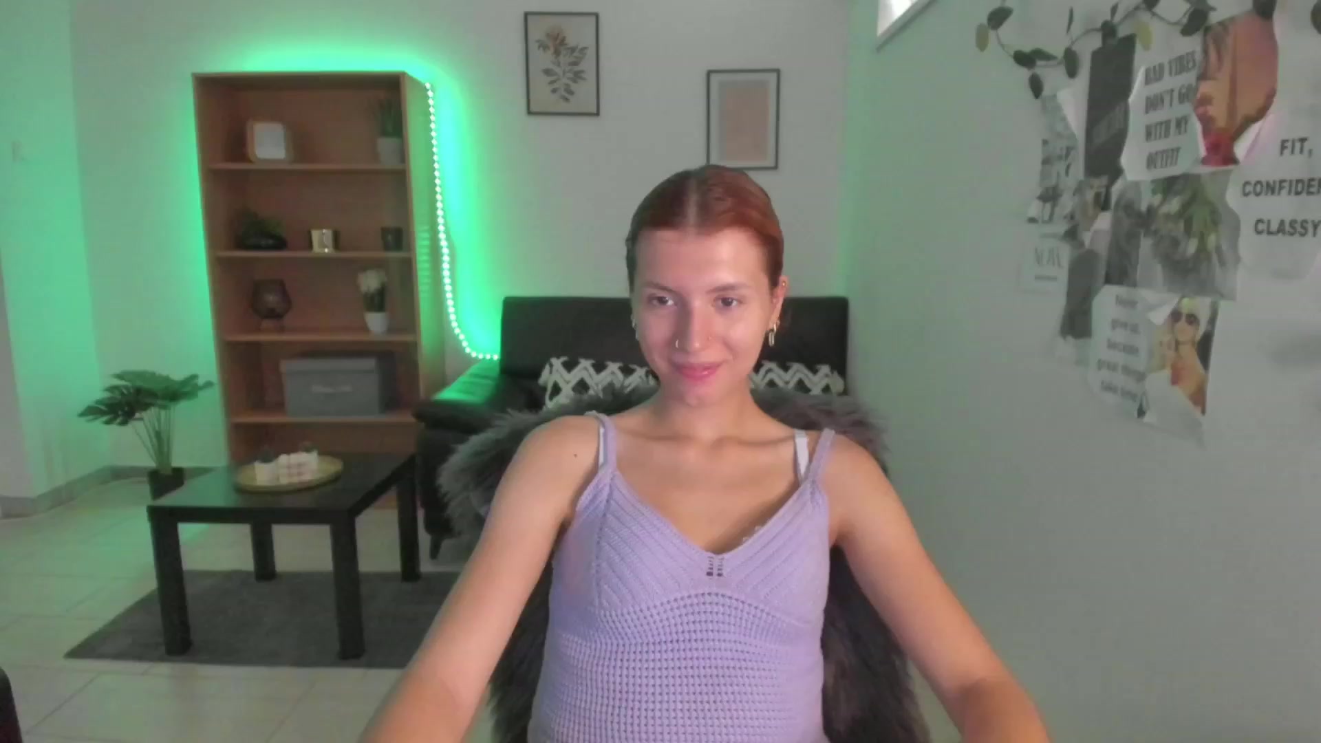 Gallery image thumbnail from SaraJaay18's myfreecams stream on, 08/25/2023, 10:25 image 1 of 20