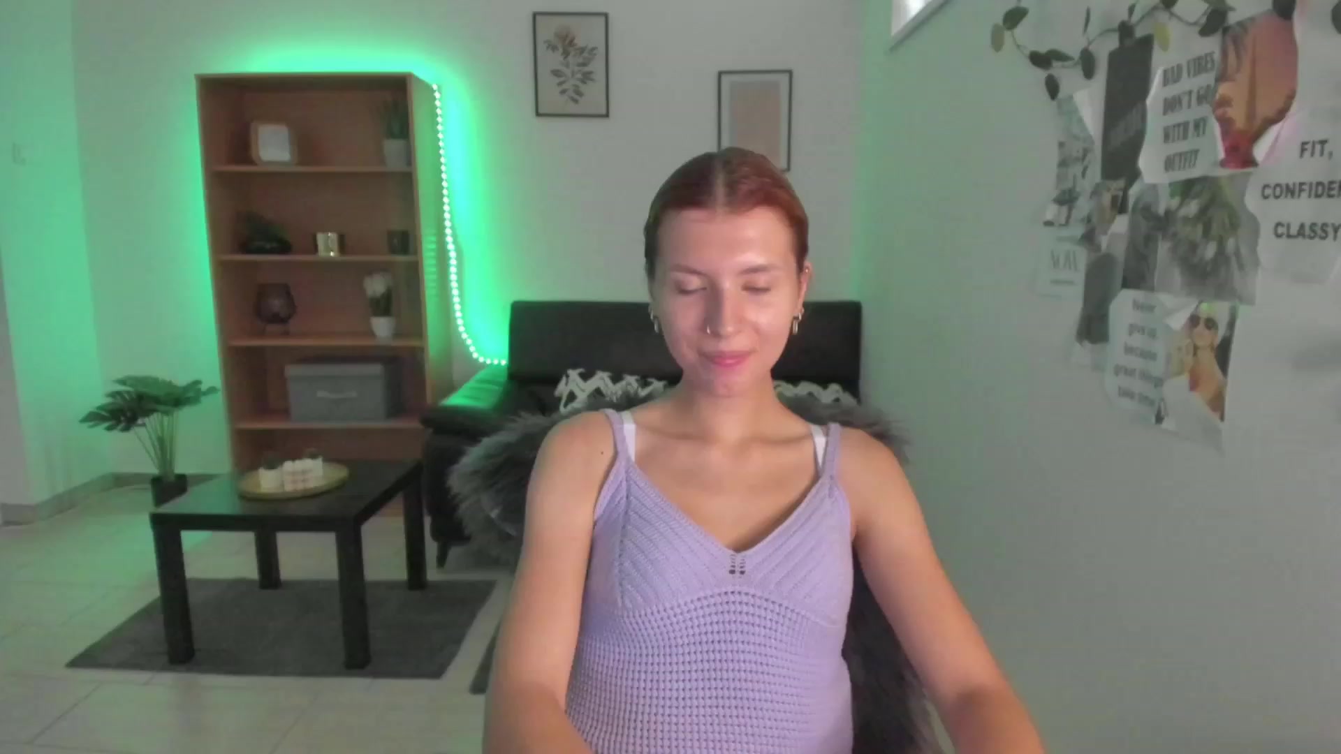 Gallery image thumbnail from SaraJaay18's myfreecams stream on, 08/25/2023, 10:25 image 15 of 20