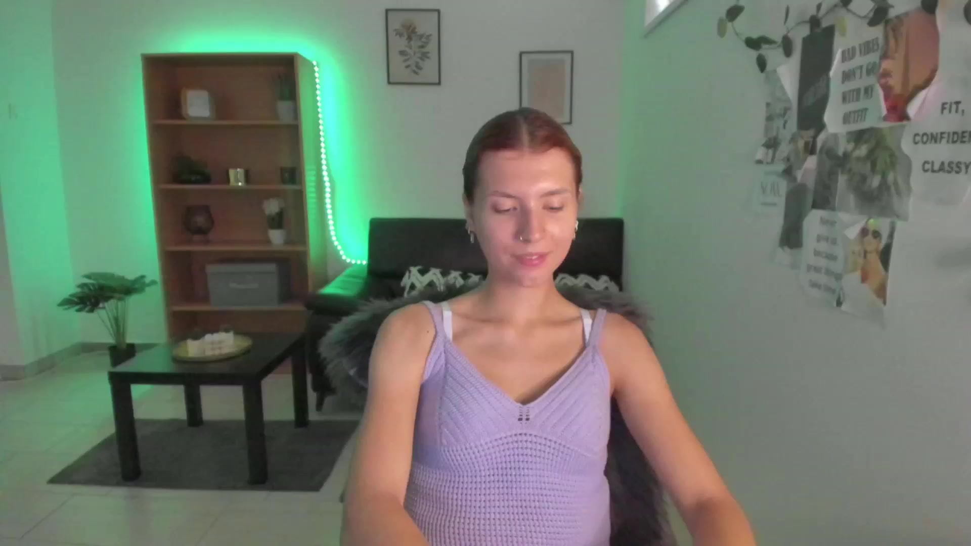 Gallery image thumbnail from SaraJaay18's myfreecams stream on, 08/25/2023, 10:25 image 11 of 20