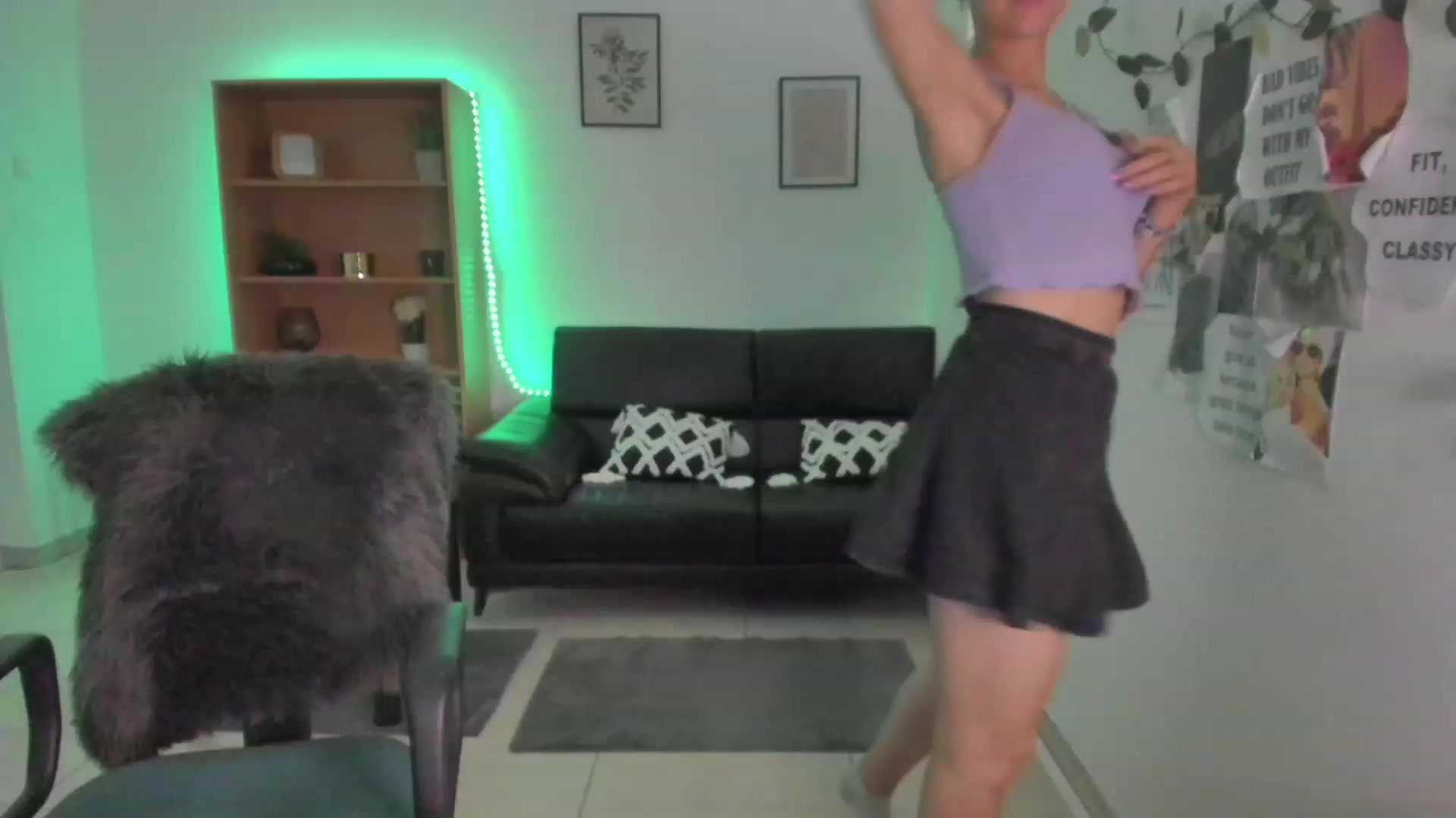 Gallery image thumbnail from SaraJaay18's myfreecams stream on, 08/25/2023, 11:57 image 4 of 20