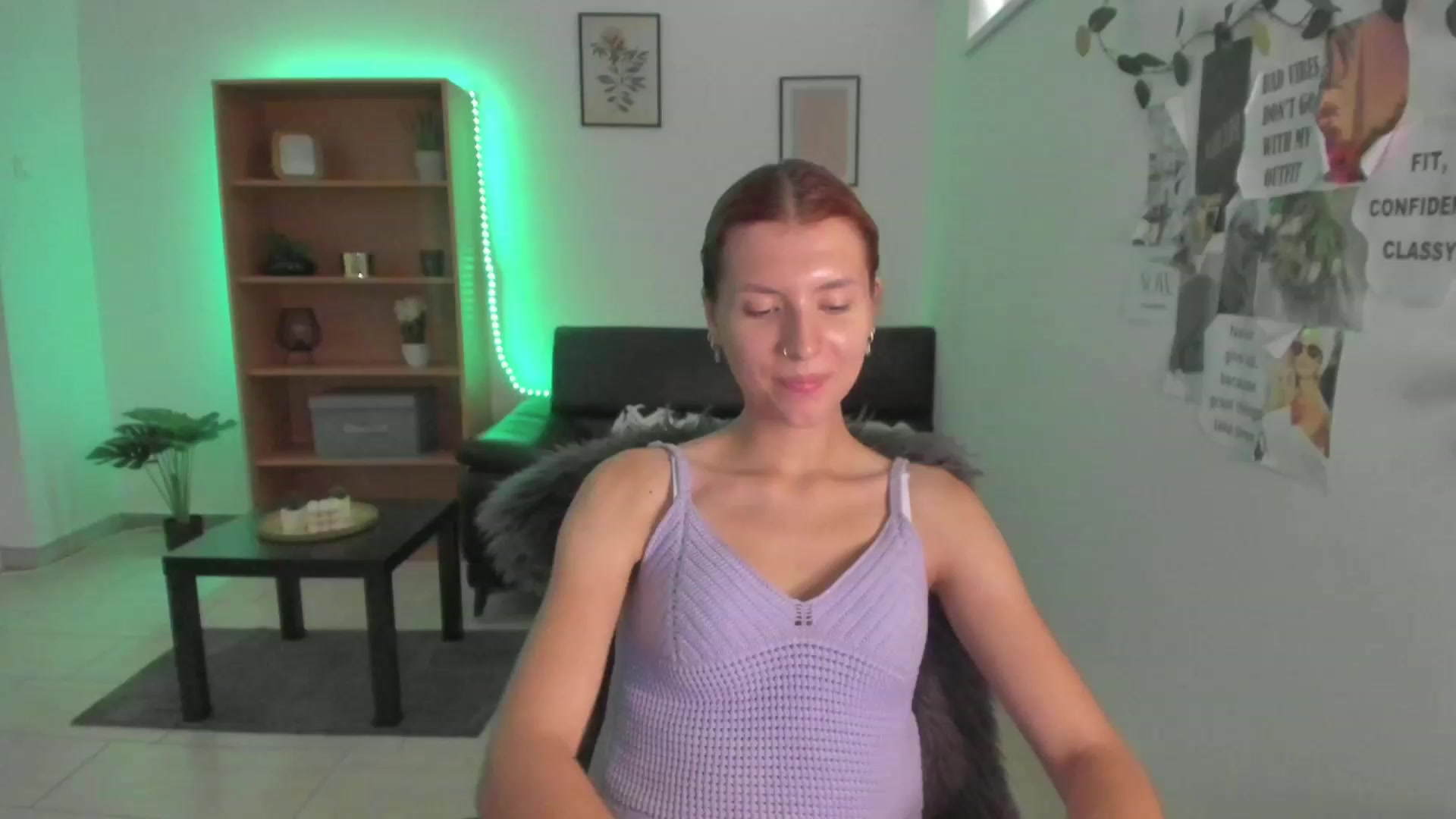 Gallery image thumbnail from SaraJaay18's myfreecams stream on, 08/25/2023, 11:57 image 8 of 20