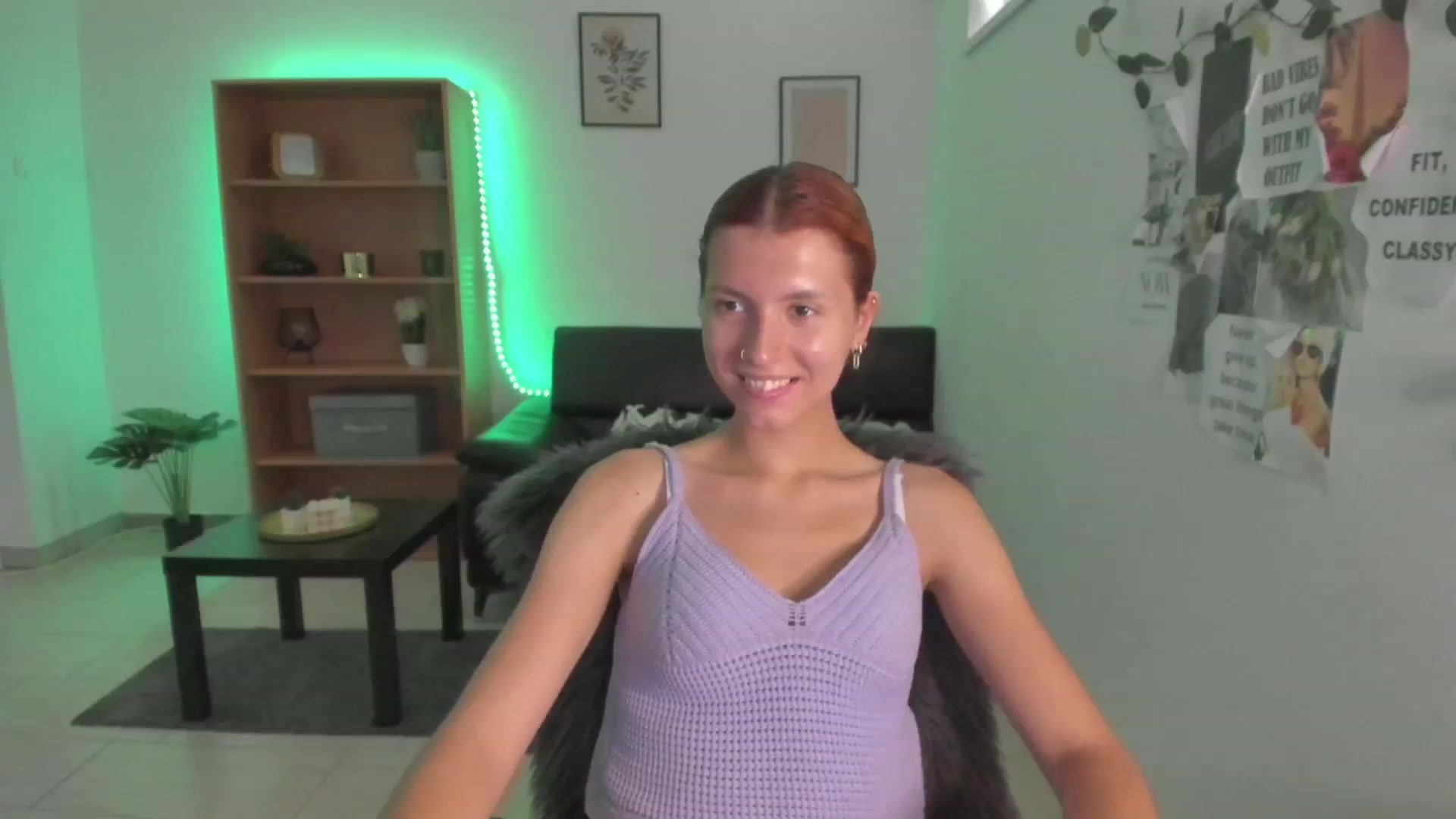 Gallery image thumbnail from SaraJaay18's myfreecams stream on, 08/25/2023, 11:57 image 9 of 20