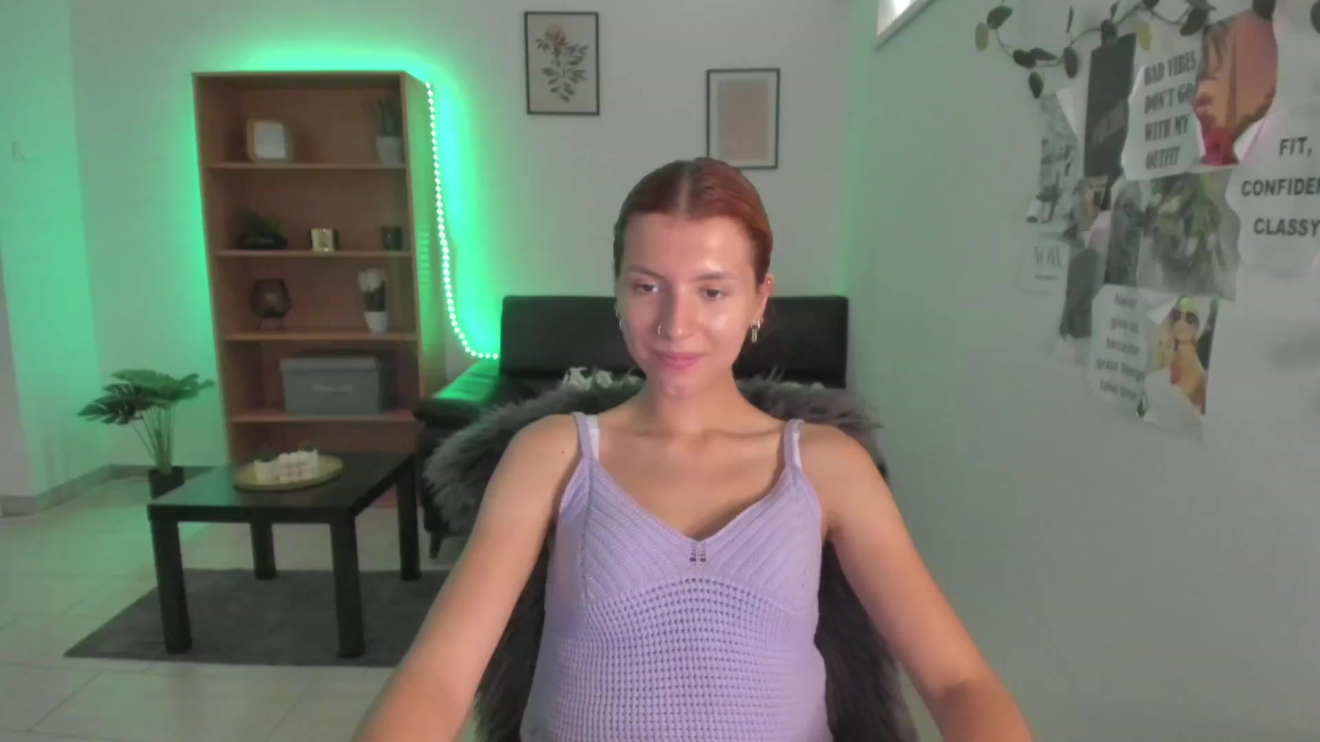Gallery image thumbnail from SaraJaay18's myfreecams stream on, 08/25/2023, 12:27 image 1 of 20