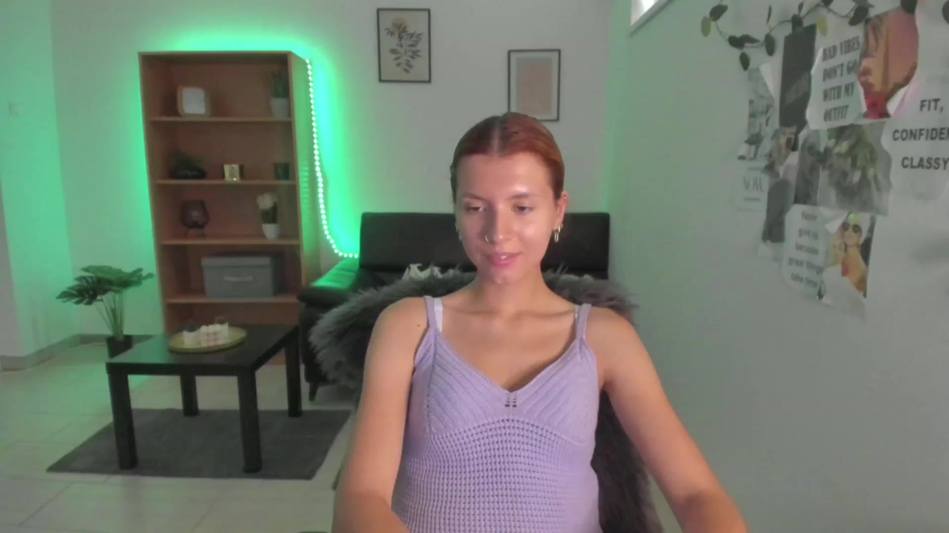 Gallery image thumbnail from SaraJaay18's myfreecams stream on, 08/25/2023, 12:27 image 5 of 20
