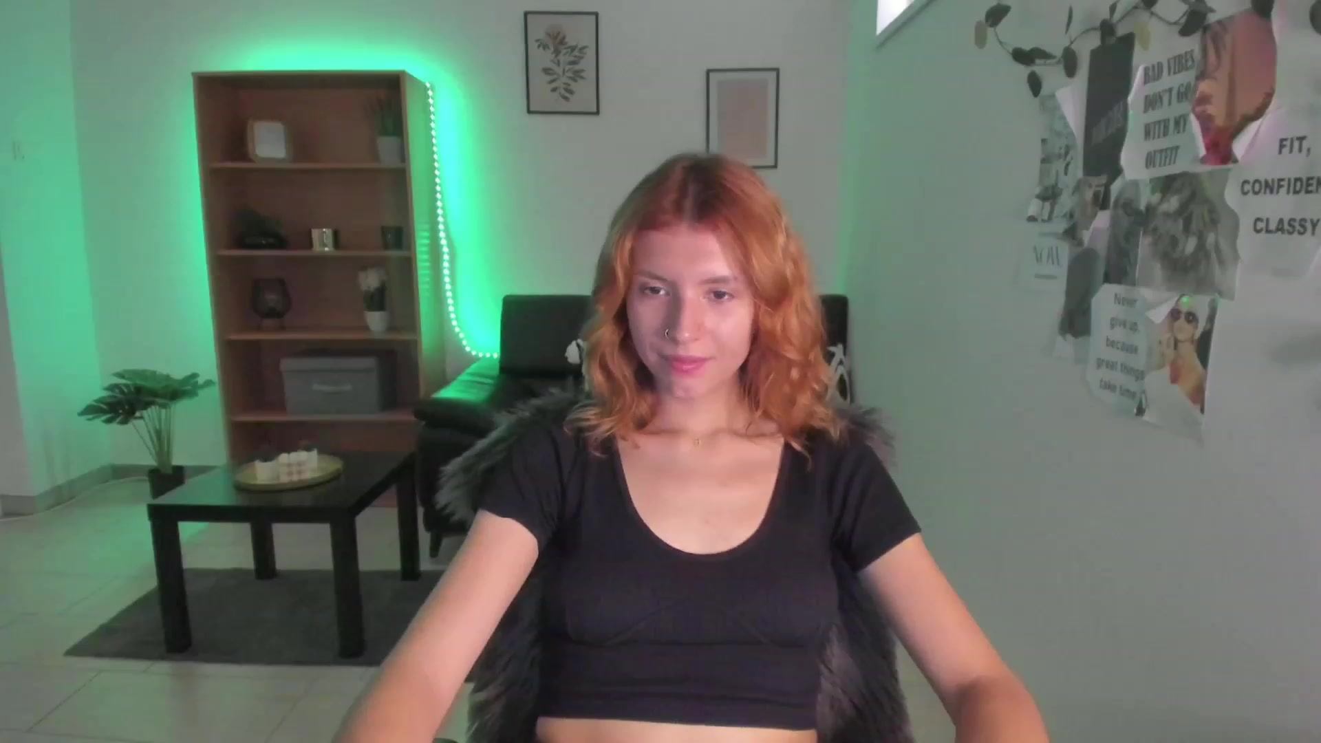 Gallery image thumbnail from SaraJaay18's myfreecams stream on, 08/26/2023, 09:30 image 7 of 20