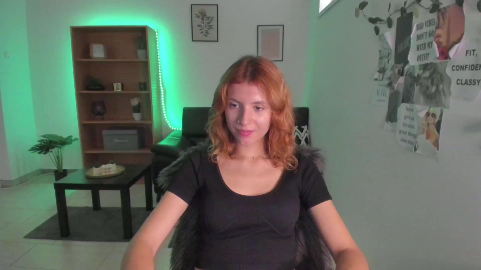 Gallery image thumbnail from SaraJaay18's myfreecams stream on, 08/26/2023, 09:30 image 13 of 20