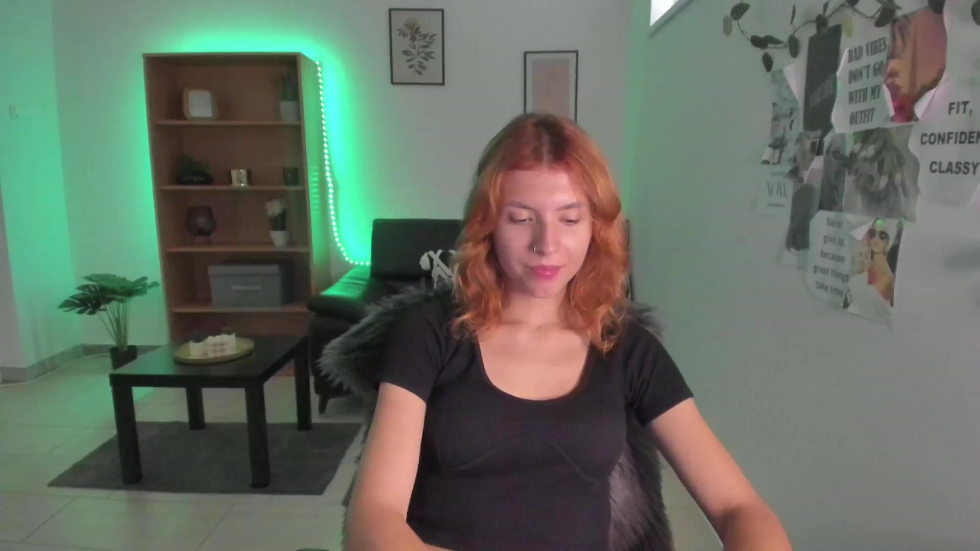 Gallery image thumbnail from SaraJaay18's myfreecams stream on, 08/26/2023, 09:30 image 10 of 20