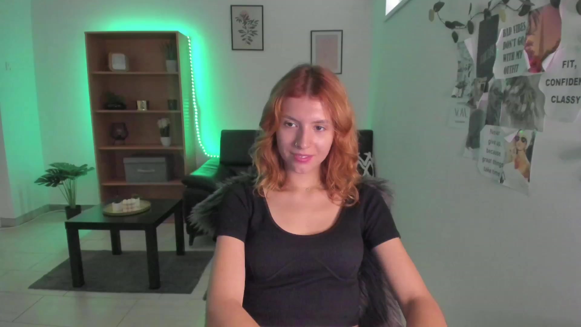 Gallery image thumbnail from SaraJaay18's myfreecams stream on, 08/26/2023, 09:30 image 11 of 20