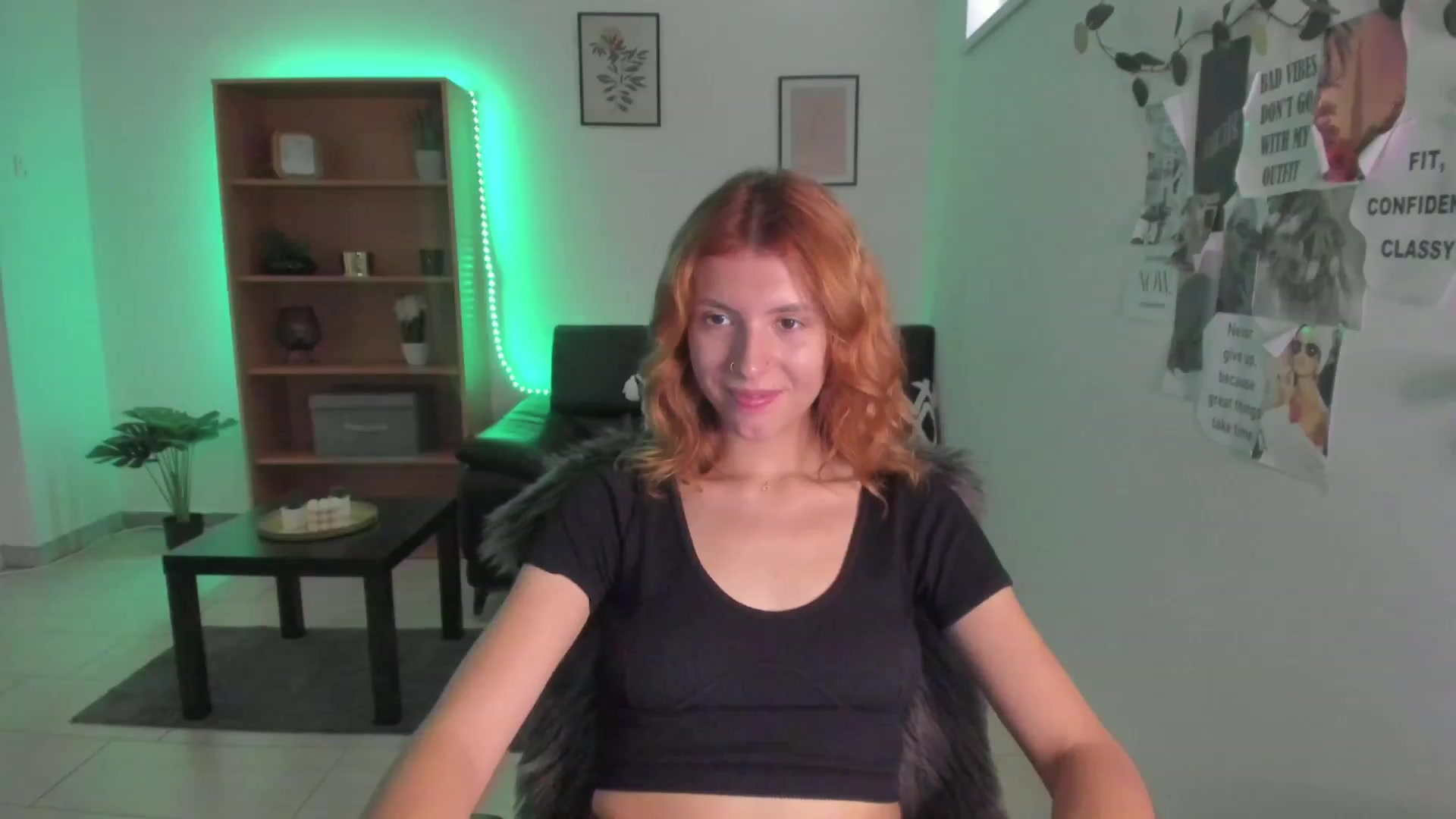 Gallery image thumbnail from SaraJaay18's myfreecams stream on, 08/26/2023, 09:30 image 8 of 20
