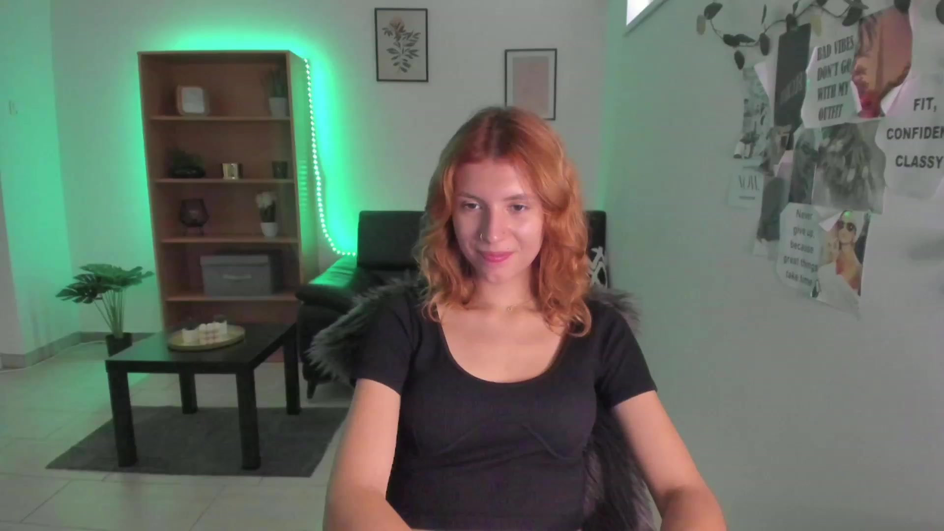 Gallery image thumbnail from SaraJaay18's myfreecams stream on, 08/26/2023, 09:30 image 12 of 20
