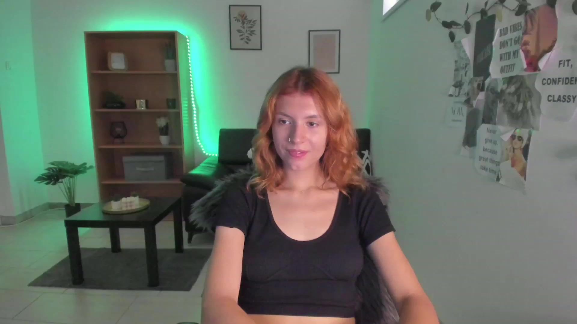 Gallery image thumbnail from SaraJaay18's myfreecams stream on, 08/26/2023, 09:30 image 6 of 20