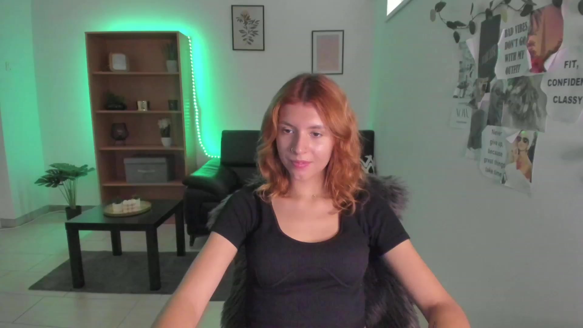 Gallery image thumbnail from SaraJaay18's myfreecams stream on, 08/26/2023, 10:43 image 7 of 20