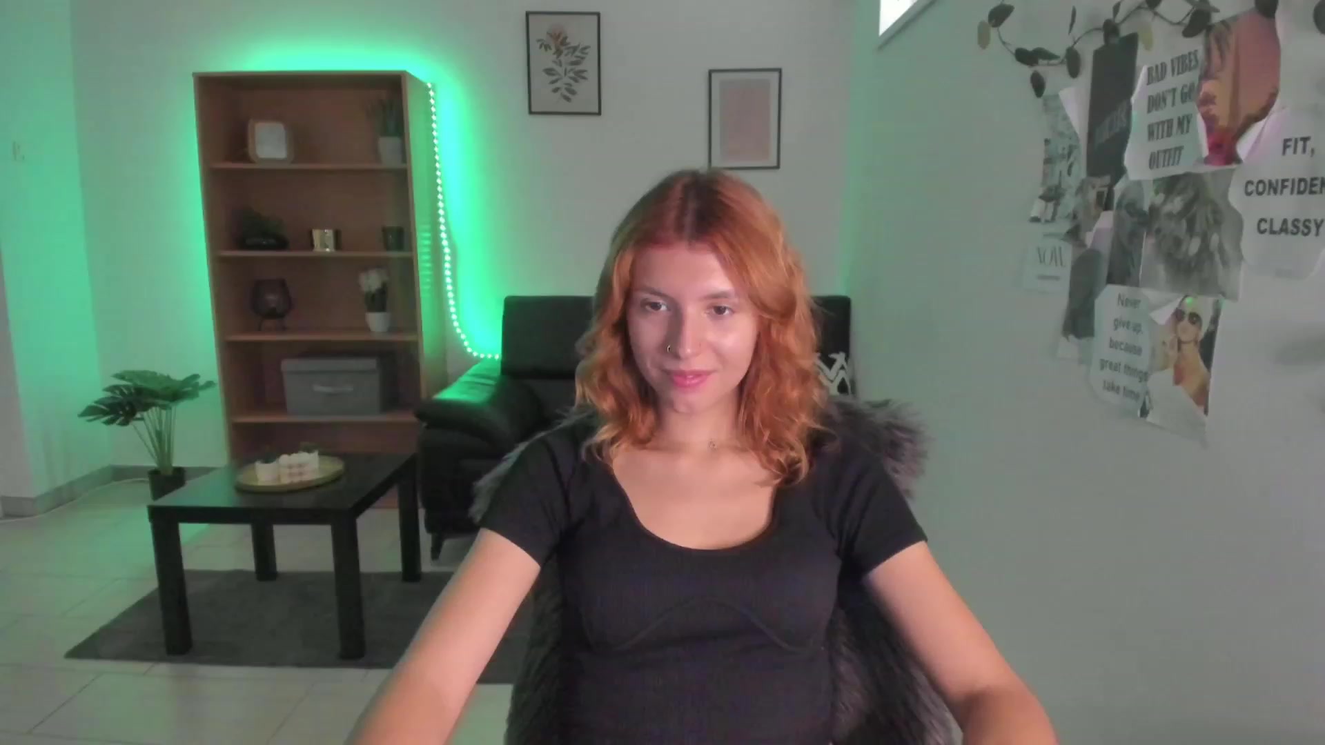 Gallery image thumbnail from SaraJaay18's myfreecams stream on, 08/26/2023, 10:43 image 10 of 20