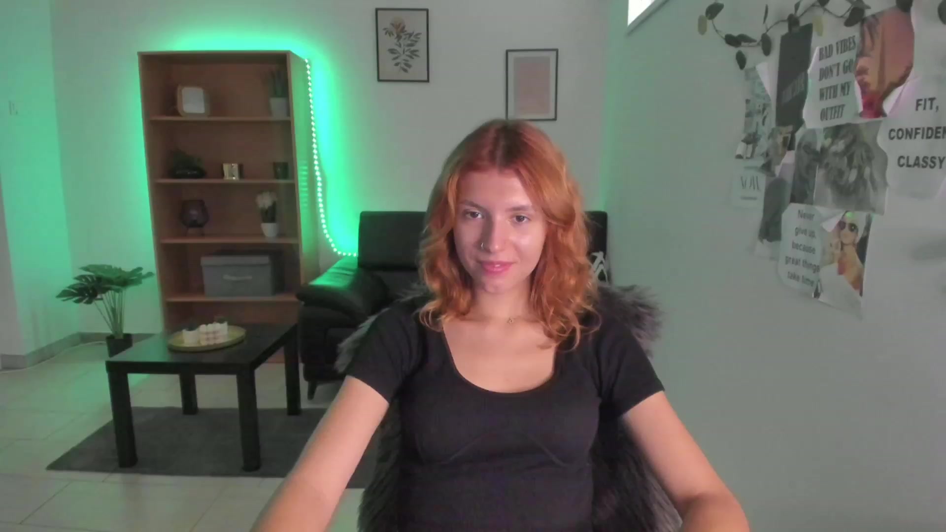 Gallery image thumbnail from SaraJaay18's myfreecams stream on, 08/26/2023, 10:43 image 4 of 20