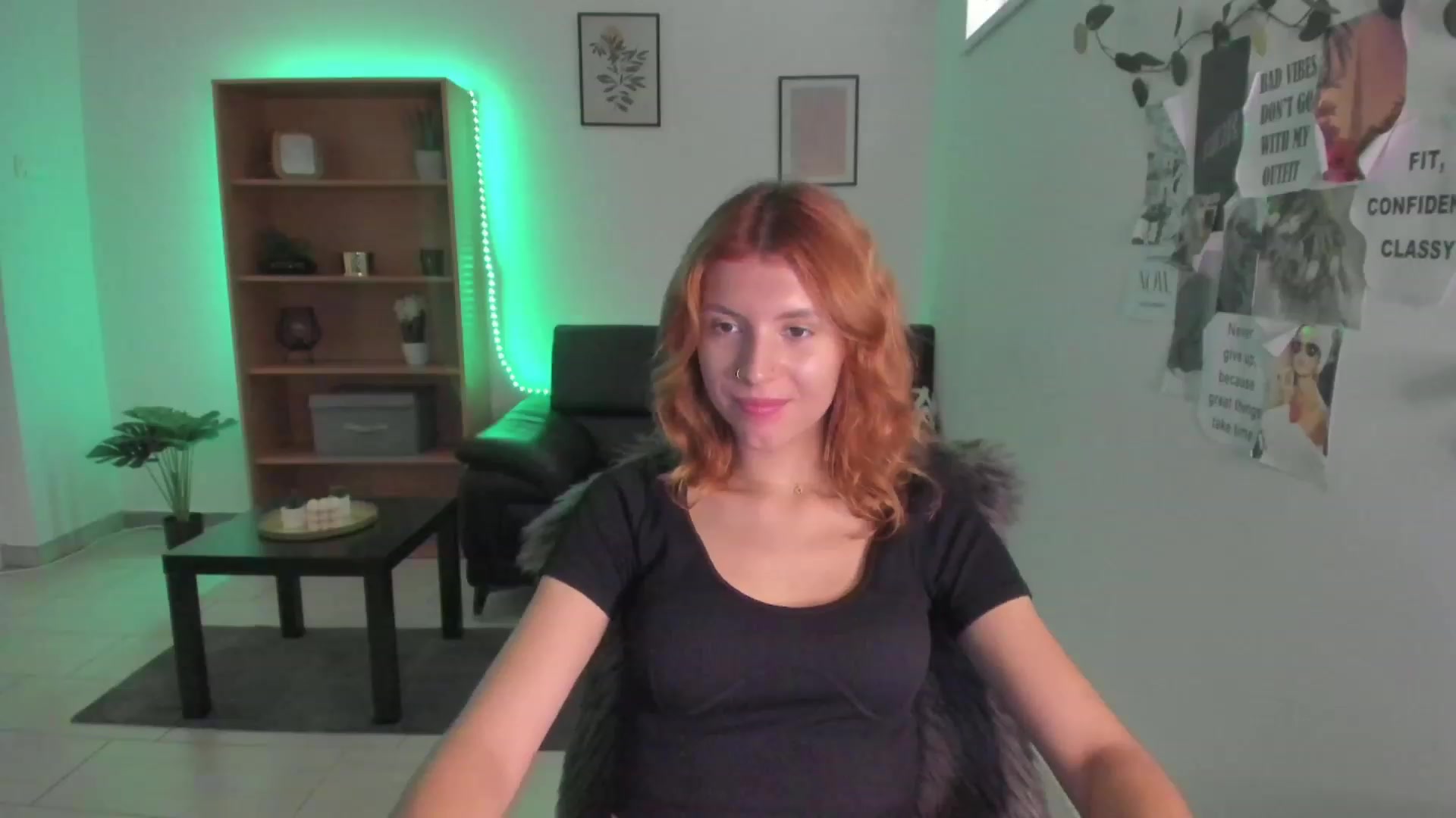 Gallery image thumbnail from SaraJaay18's myfreecams stream on, 08/26/2023, 10:43 image 8 of 20