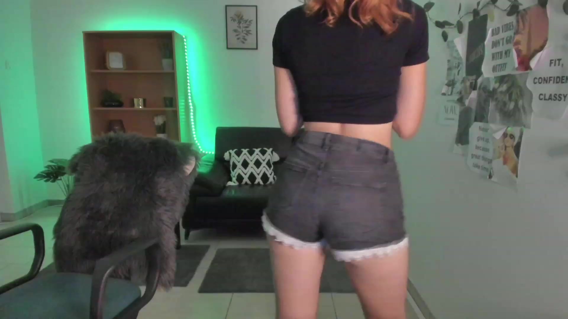 Gallery image thumbnail from SaraJaay18's myfreecams stream on, 08/26/2023, 10:43 image 13 of 20