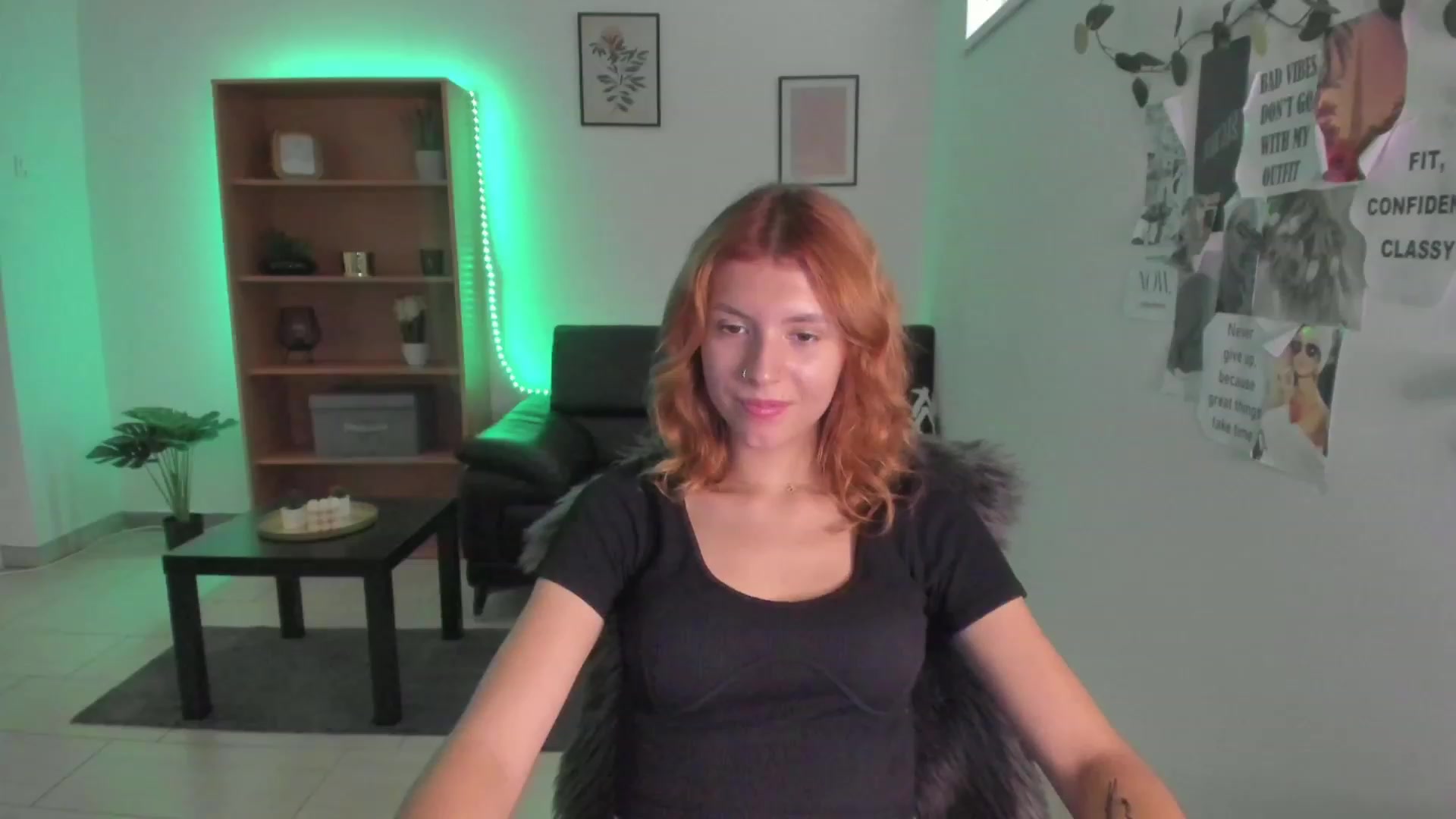 Gallery image thumbnail from SaraJaay18's myfreecams stream on, 08/26/2023, 10:43 image 5 of 20