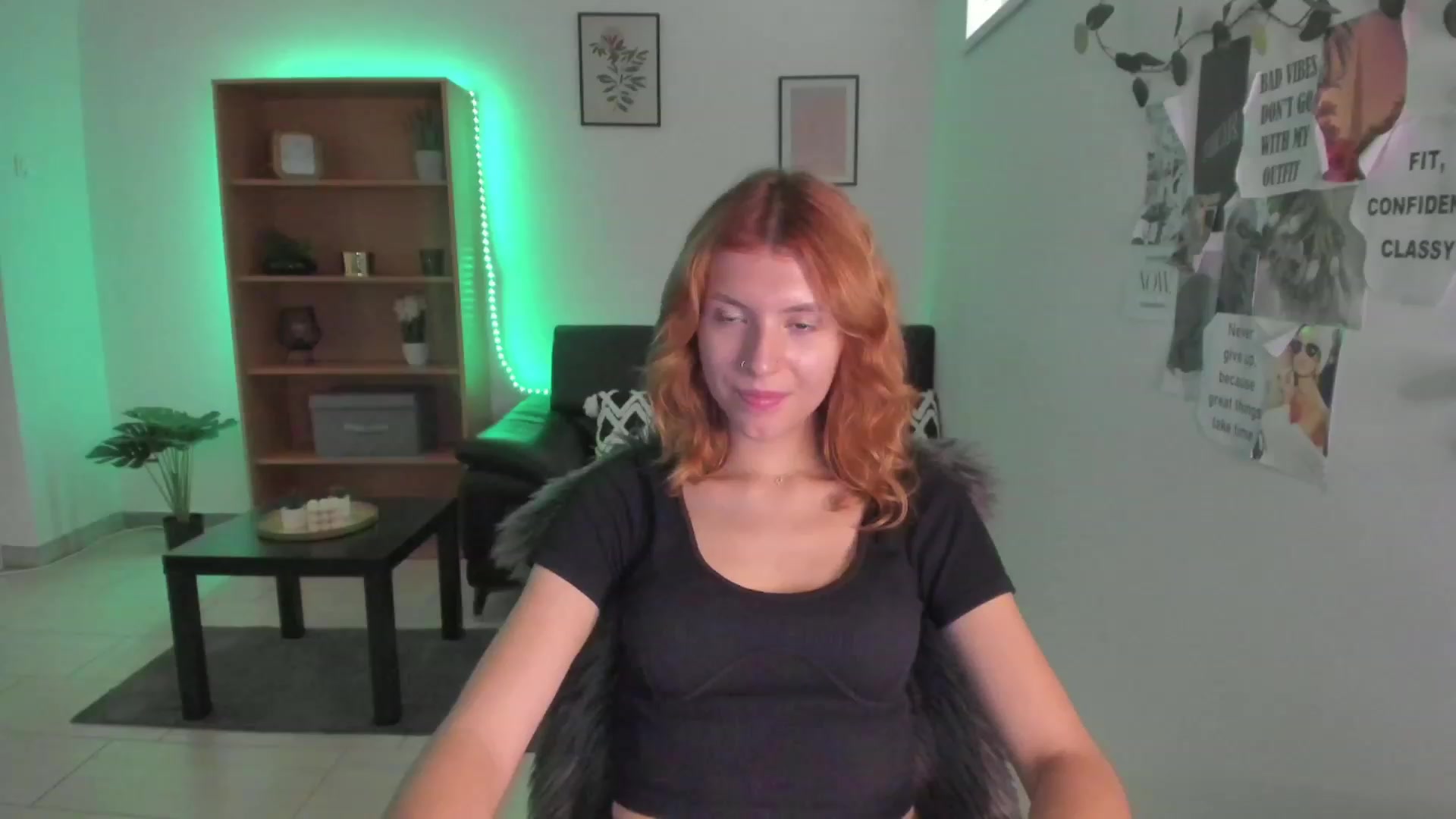 Gallery image thumbnail from SaraJaay18's myfreecams stream on, 08/26/2023, 10:54 image 18 of 20