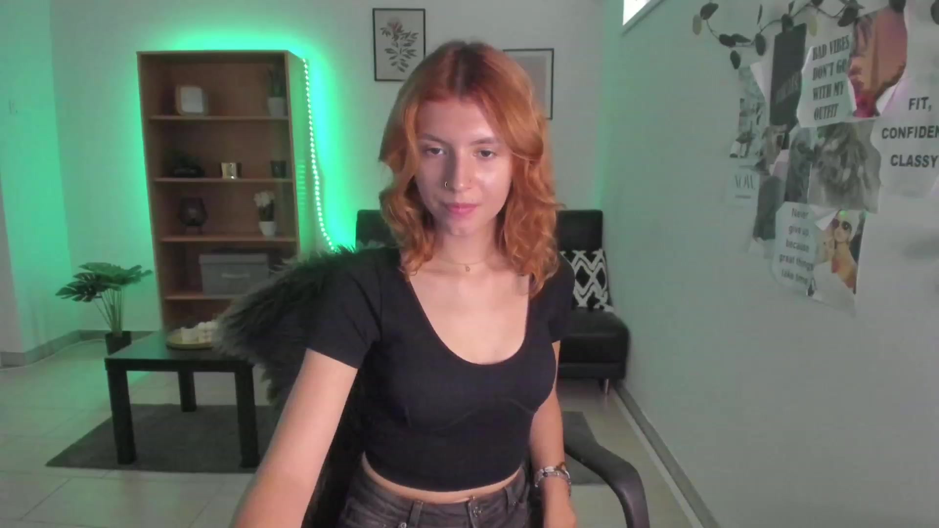 Gallery image thumbnail from SaraJaay18's myfreecams stream on, 08/26/2023, 10:54 image 1 of 20