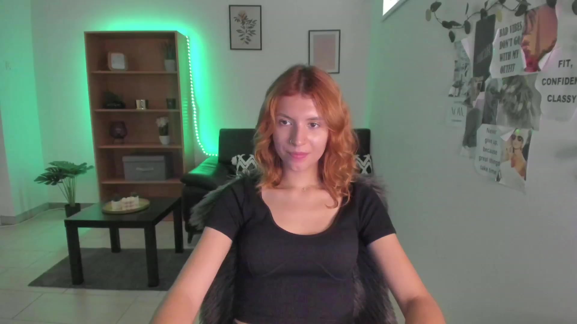 Gallery image thumbnail from SaraJaay18's myfreecams stream on, 08/26/2023, 11:44 image 2 of 20