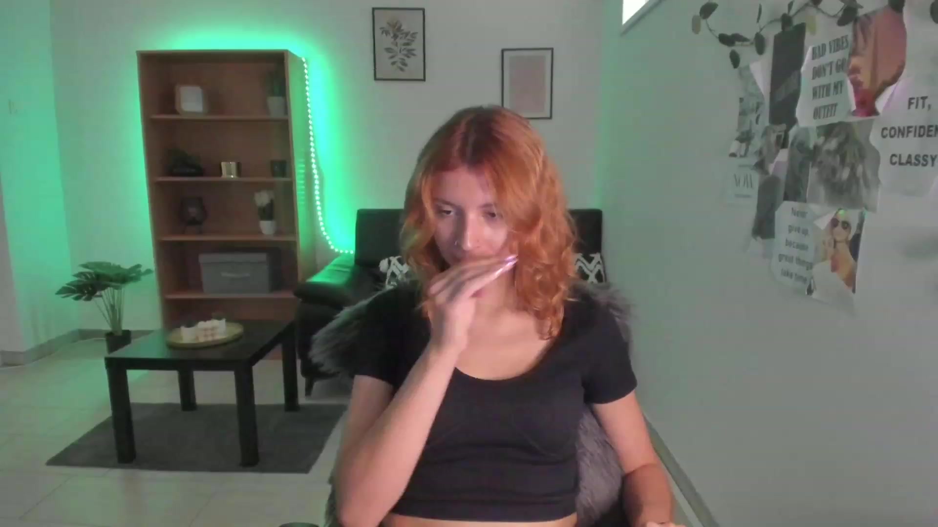 Gallery image thumbnail from SaraJaay18's myfreecams stream on, 08/26/2023, 11:44 image 10 of 20